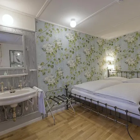 Hostel Alplodge