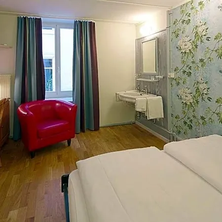 Hostel Alplodge *