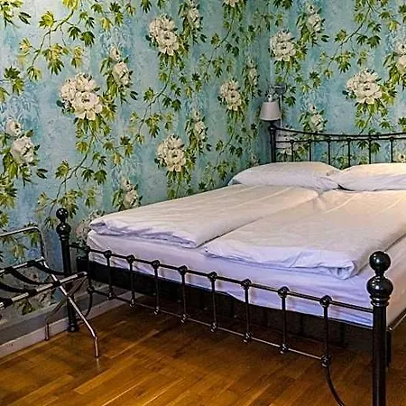 Hostel Alplodge *