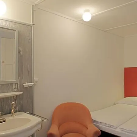 Hostel Alplodge *