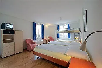 Alplodge Hostel *