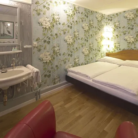 Hostel Alplodge