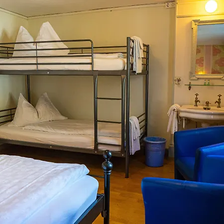 Alplodge Хостел *